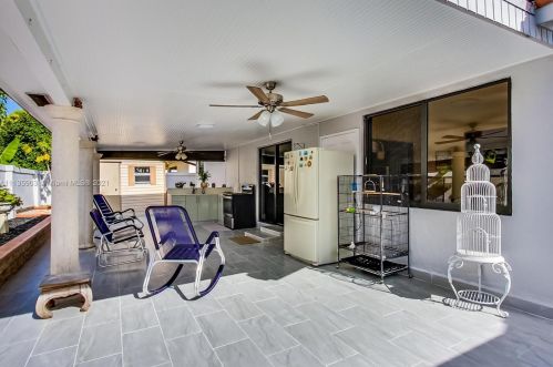 7534 5th Ct, Hialeah FL  33014-4921 exterior