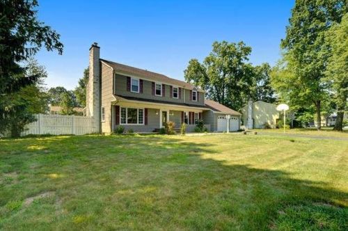 266 Davis Ave, Piscataway NJ  08854-6006 exterior