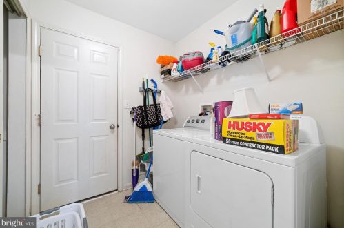 20 Birmingham Dr, Columbus NJ  08022-2342 exterior