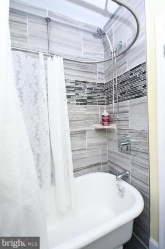 5121 Hazel Ave, Philadelphia PA 19143-1512 exterior