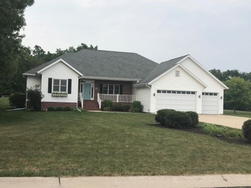 12840 Lakeland Dr, Waukesha, WI 53151-8781