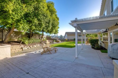 16993 Cresta Dr, San Diego CA 92128-2311 exterior