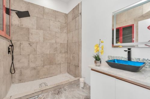 703 Leaning Oak Trl, Richmond TX  77406-4653 exterior