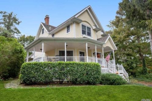 40 Douglas Ave, Northport, NY 11768-1806