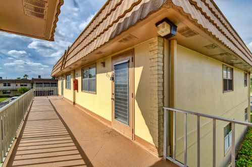 239 Saxony, Delray Beach FL  33446-1842 exterior