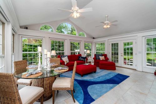 1070 Tudor Ln, Florence KY  41042-9647 exterior