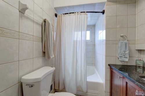 3 Grover Ter, Ridgewood NJ  07452-3516 exterior