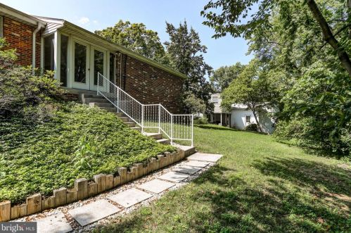 3 Annette Dr, West Enola PA  17025-1802 exterior