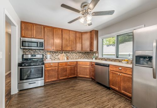 6270 102, Milwaukee WI 53214-2525 exterior