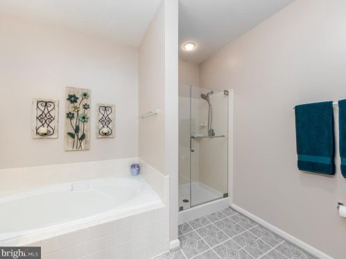 12006 Wood Pond Ct, Fredericksburg VA  22407-2575 exterior