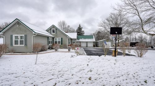 10272 Ford Rd, Cambridge OH  43725-9521 exterior
