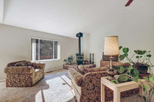 17155 Oscar Dr, Grass Valley CA  95949-7220 exterior