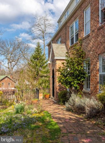 3434 Oakwood Ter, Washington, DC 20010-1820