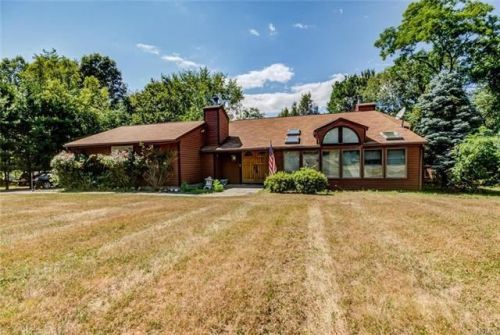 301 Beattie Rd, Washingtonville, NY 10992-1067