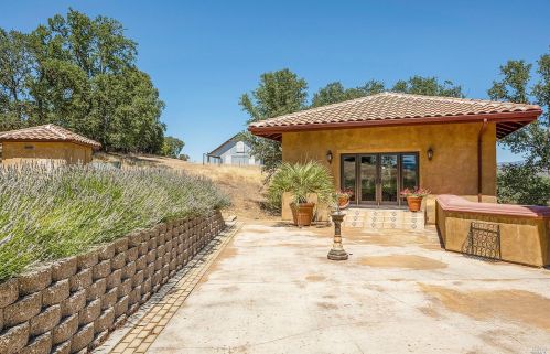 3075 Hendricks Rd, Lakeport CA  95453-8416 exterior