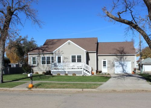 909 3rd St, Perkins, IA 51239-7335