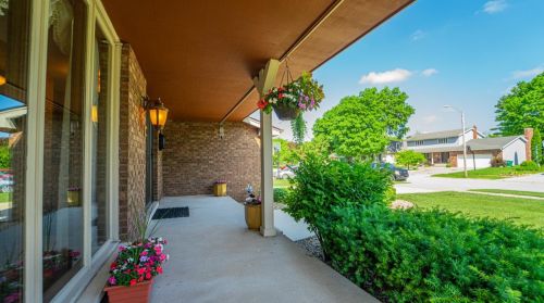 1512 Azalea Dr, Hammond, IN 46321-3812