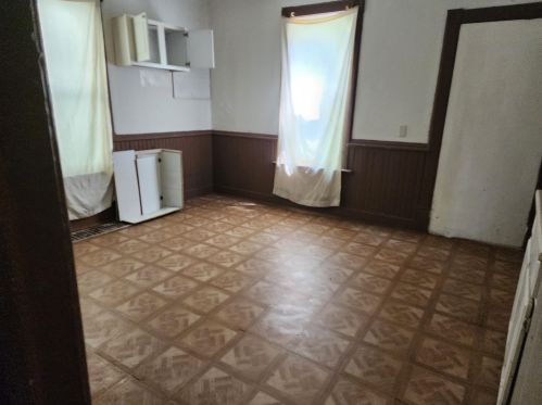 2530 28th St, Milwaukee, WI 53215-2930