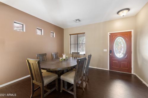 1341 Dunbar Dr, Phoenix, AZ 85042-5670