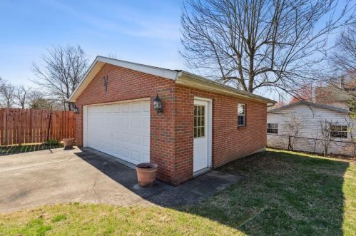 323 Swan Cir, Covington KY  41018-1937 exterior