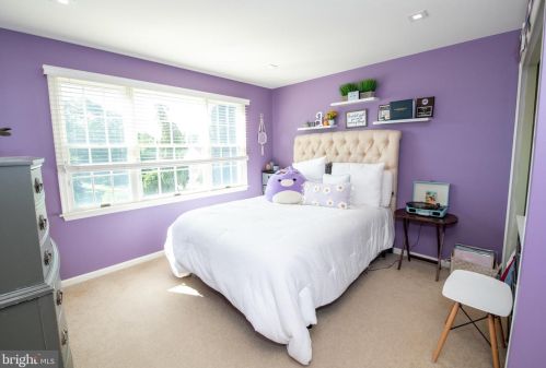 156 Whitney Ln, Southampton PA  18954-1080 exterior