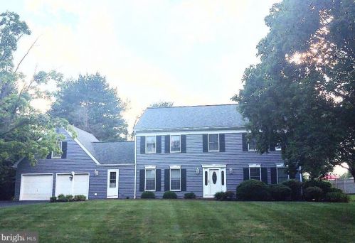 612 Heather Ln, Lancaster, PA 17603-2333