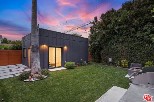 4709 Norwich Ave, Van Nuys CA  91403-2017 exterior