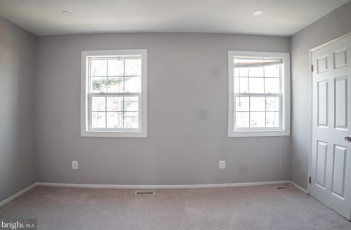 14796 Tamarack Pl, Woodbridge VA  22191-3136 exterior