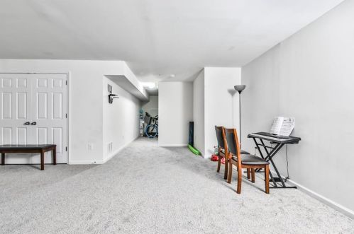 959 King Way, Breinigsville PA  18031-1484 exterior