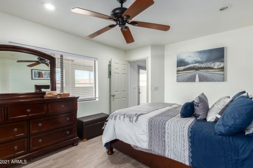 905 Bluefield Ave, Phoenix AZ 85053-1042 exterior