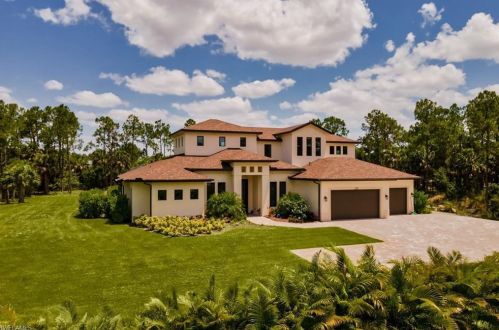 3211 11th Ave, Naples, FL 34117-4129
