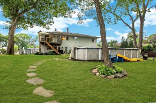 83 Otis Rd, Islip Terrace NY  11752-1907 exterior