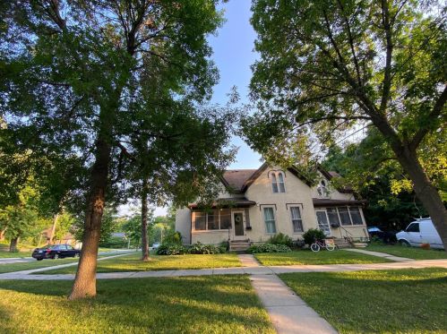 318 6th St, Waterford, MN 55057-2554