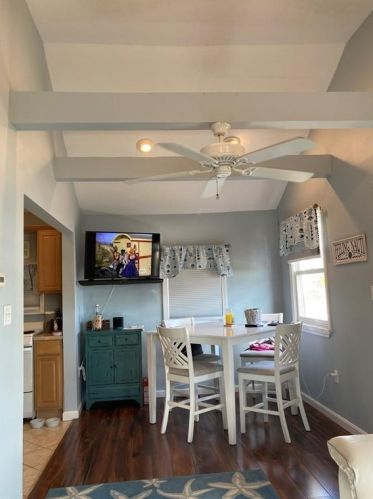 270 Namquid Dr, Warwick, RI 02888-5630