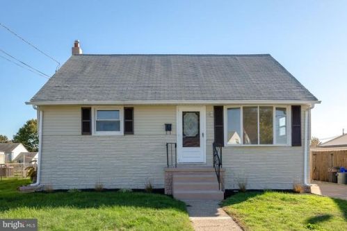 853 Devenney Dr, Gloucester, NJ 08031-1742