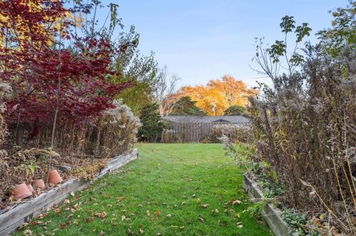 2925 Waubenoor Dr, Green Bay WI  54301-1526 exterior