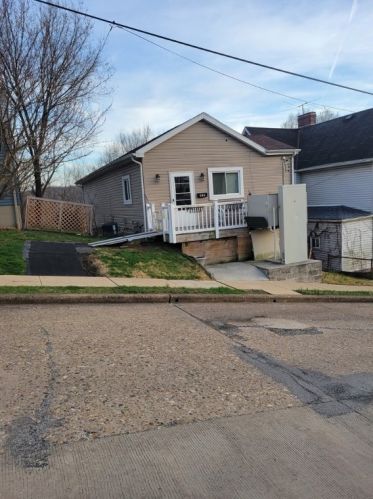 412 Worthington St, Mckeesport, PA 15132-6421