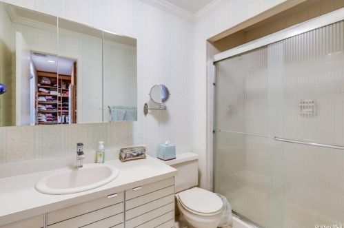 74 Stonehurst Ln, Huntington Station NY 11746-7935 exterior