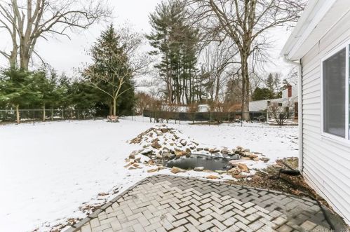 54 Woodbridge Rd, Glastonbury CT  06033-2925 exterior