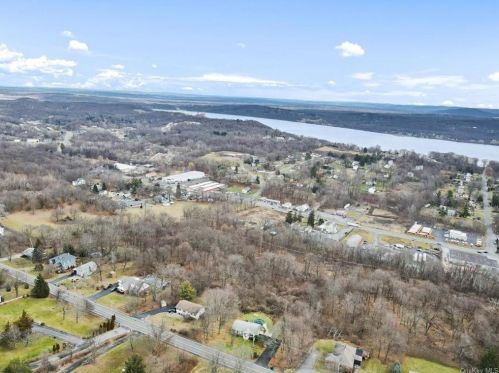 368 Carter Ave, Newburgh NY  12550-8400 exterior