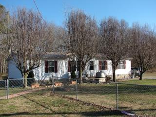 222 Roller Town Rd, Smithville, TN 37166-8140