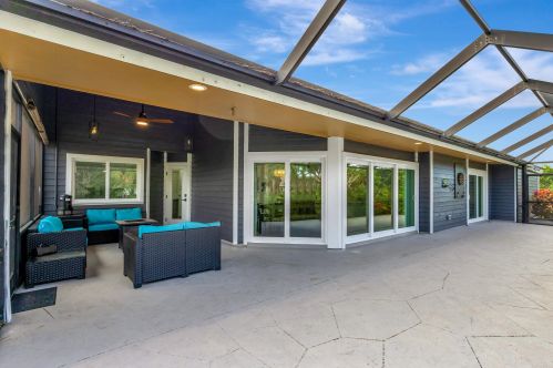 10440 Jupiter Narrows Dr, Hobe Sound FL 33455-3254 exterior