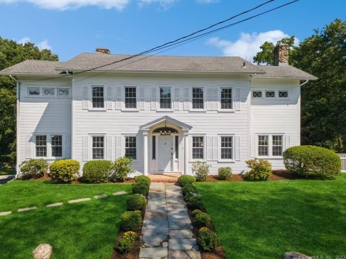 67 Overbrook Dr, Stamford, CT 06906-1016