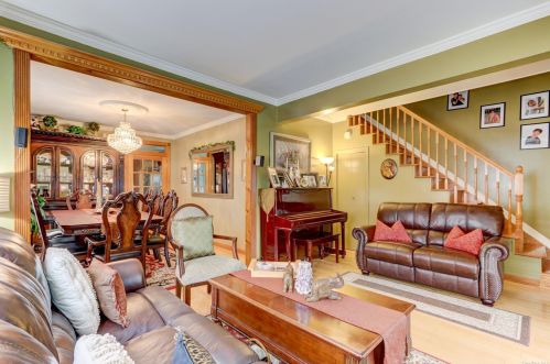 90 Mckee St, Floral Park NY  11001-1618 exterior