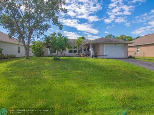 937 Riviera Ave, Sebastian, FL 32958-5159