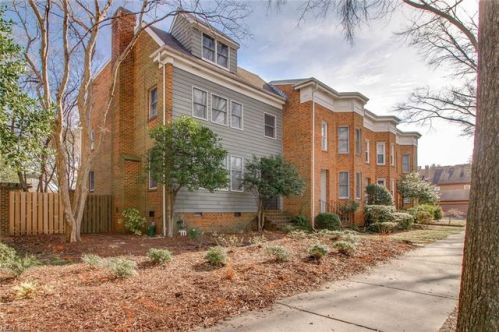 424 Princess Anne Rd, Norfolk, VA 23517-2105