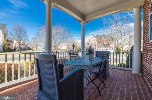 19376 Ml Dm Pl, Leesburg VA 20176-1637 exterior