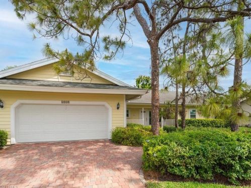 2319 Queens Way, Naples, FL 34112-5425