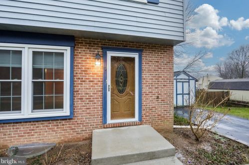 9 Jason Ln, Downingtown, PA 19372-1009