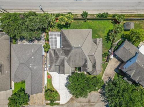 17 Campeche Estates Dr, Galveston, TX 77554-6360